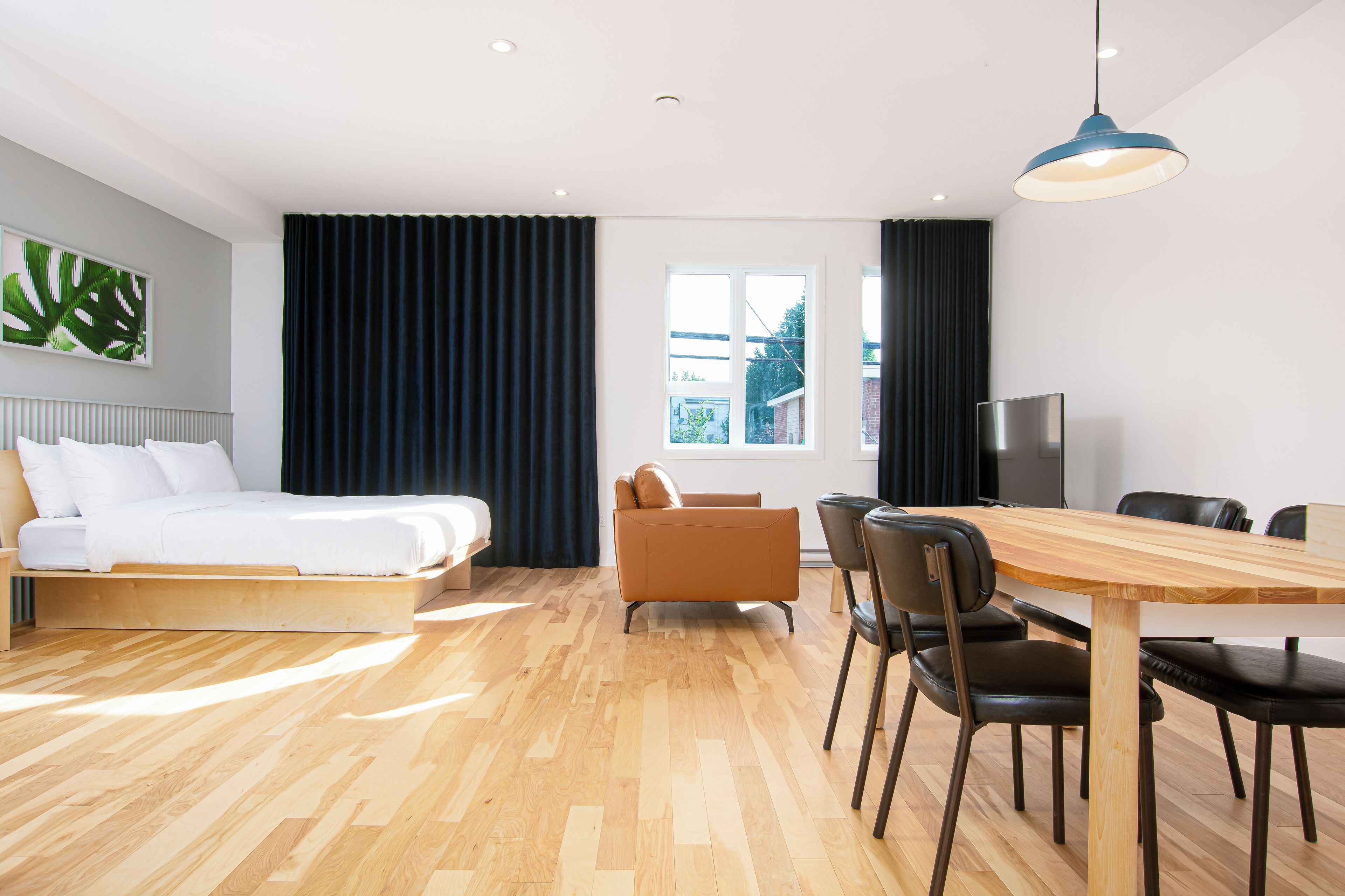 One-bedroom studio | Travel crib, free WiFi, bed sheets, wheelchair access