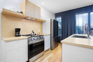 Refrigerador, microondas, horno, lavavajillas