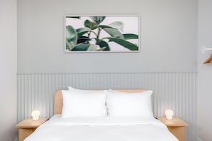 Studio - 1 queen bed | Berço de viagem, Wi-Fi de cortesia, roupa de cama