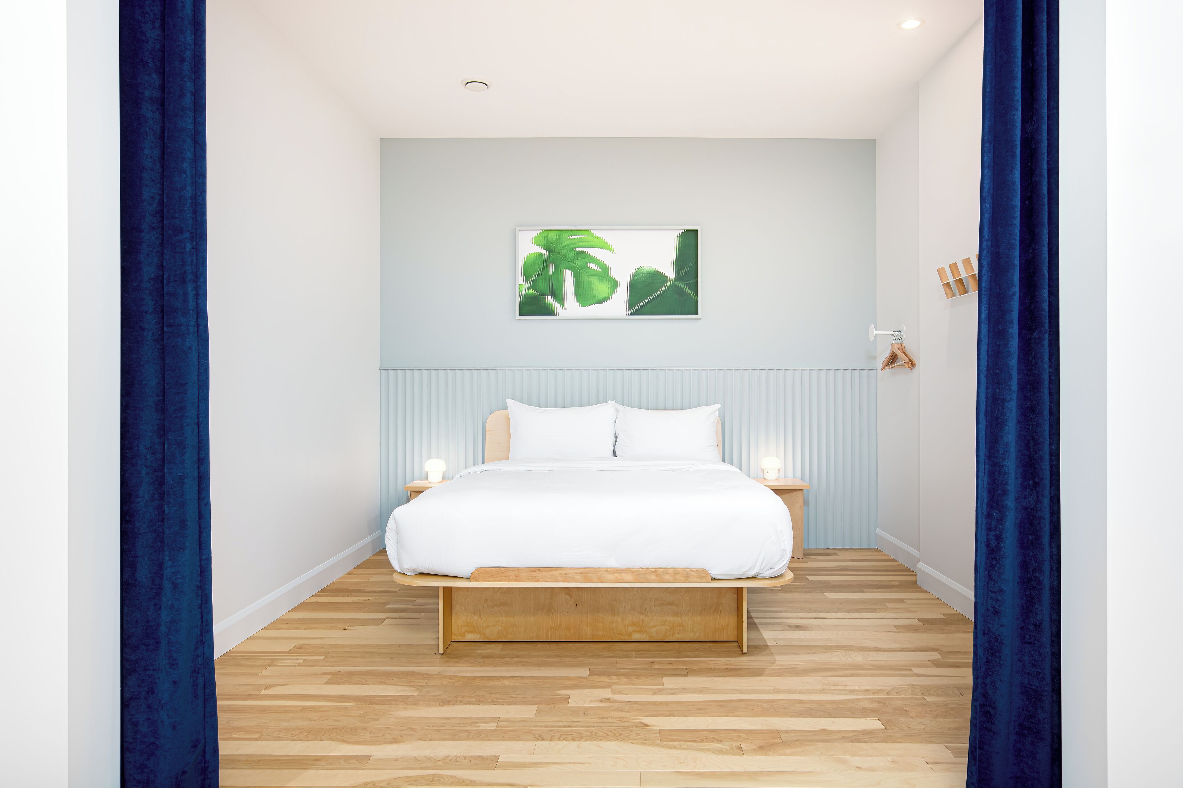 LV201 - One-bedroom Loft | Travel crib, free WiFi, bed sheets, wheelchair access