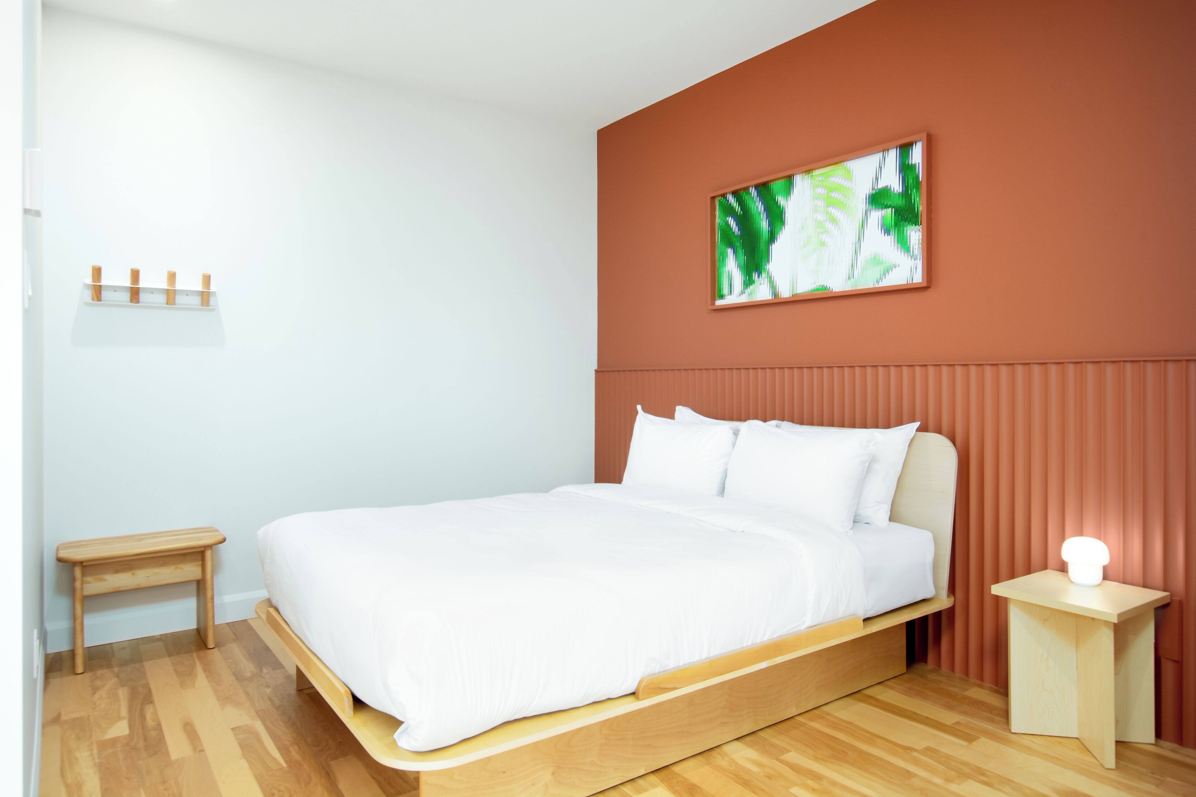 LV200 - One-bedroom Loft | Travel crib, free WiFi, bed sheets, wheelchair access