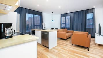 LV302 - Two-bedroom apartment | Living area | 50-inch flat-screen TV with digital channels