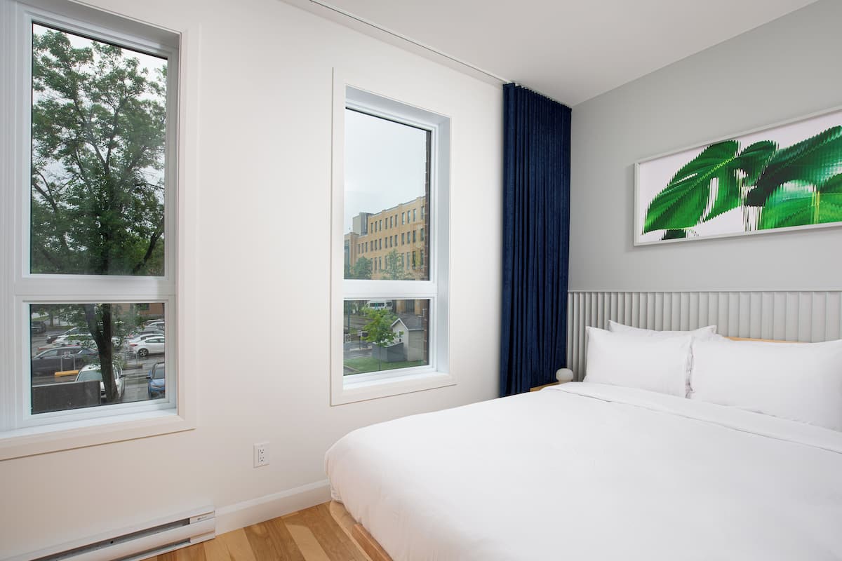 Apartment - 1 queen bedroom | เปลนอนเด็กแบบพกพา, Wi-Fi ฟรี, ผ้าปูที่นอน