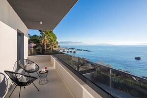 Terrace/patio - Beachfront Villa Ines with Pool (Kaštel Štafilić)