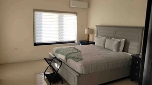 3 Schlafzimmer, Schreibtisch, Bügeleisen/Bügelbrett, kostenloses WLAN