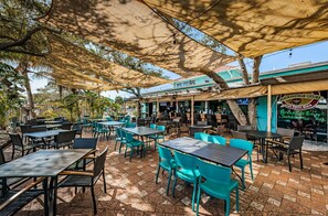 屋外ダイニングエリア