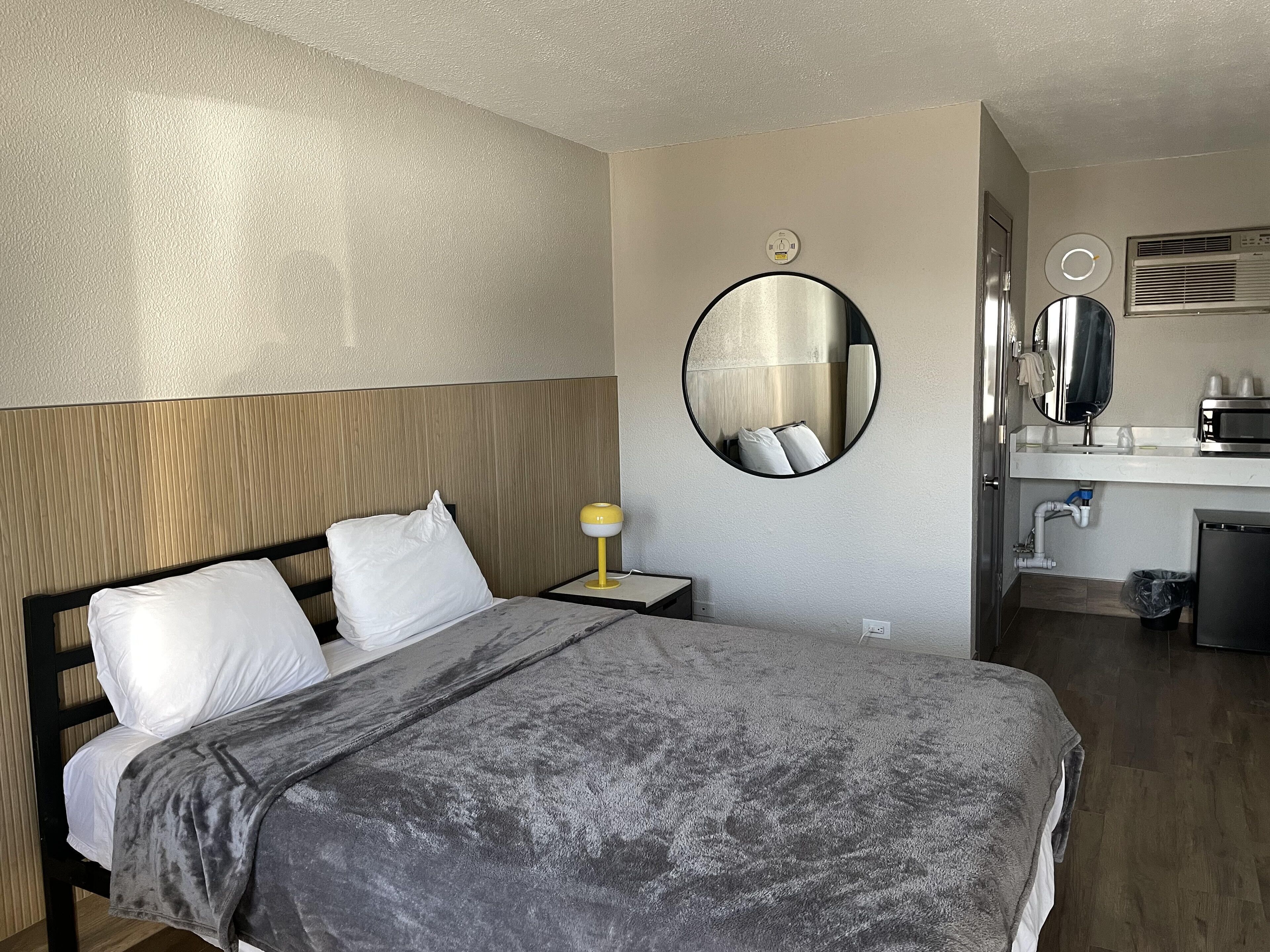 Premier Room | Private kitchen | Full-size fridge, microwave, stovetop