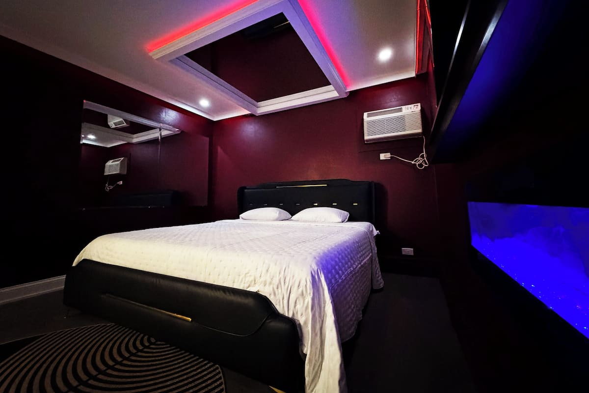 Romantic Hot Tub Suite