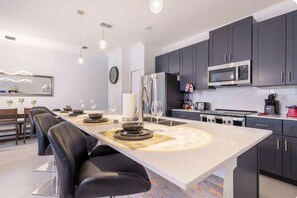 Private kitchen - Espectacular casa cerca Disney World
(Kissimmee)