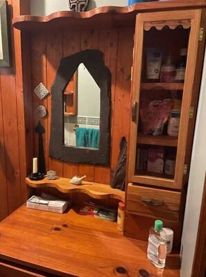 Interior - Home away from Home, House of the Three Oaks (KY)