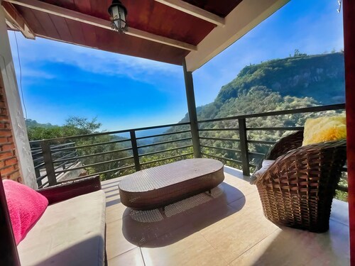 La Palapa & Posada Mía