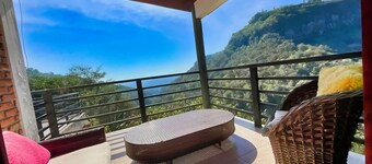 La Palapa & Posada Mía