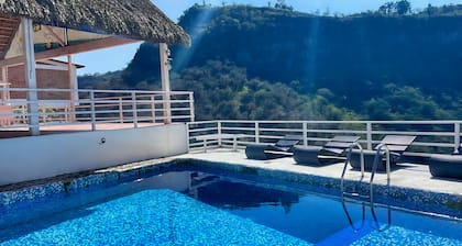 La Palapa & Posada Mía
