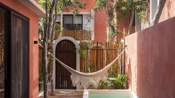 Deluxe Villa | Living area