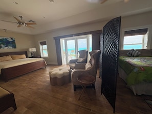3 bedrooms, desk, iron/ironing board, free WiFi - Magnificent, Beachfront Luxury. Heaven on Earth. (Moss Town)