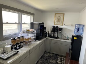 Free daily continental breakfast - Belmont Motel (Skowhegan)