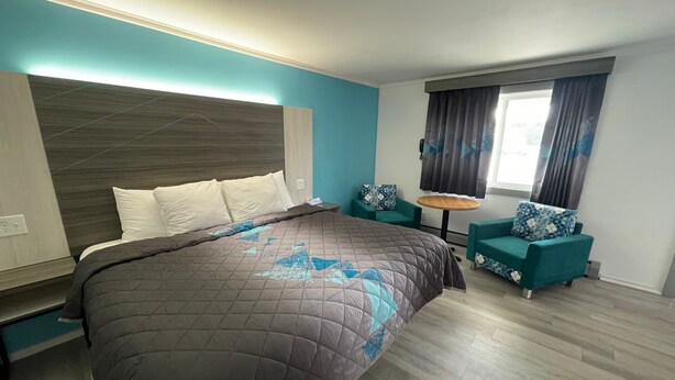 Unclassified image, 1 of 42, button - Belmont Motel (Skowhegan)