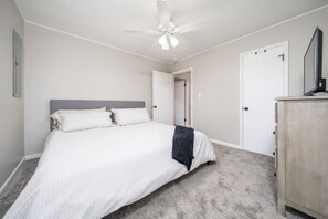 2 makuuhuonetta, silitysrauta/-lauta, Wi-Fi, vuodevaatteet