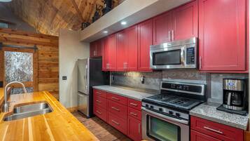 Frigorífic, microones, forn i placa de cuina