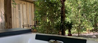 Cabane Lodge en Pleine Nature Avec spa Privatif Dans le Lot