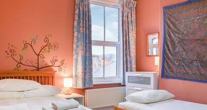 3 bedroom accommodation in Scarborough