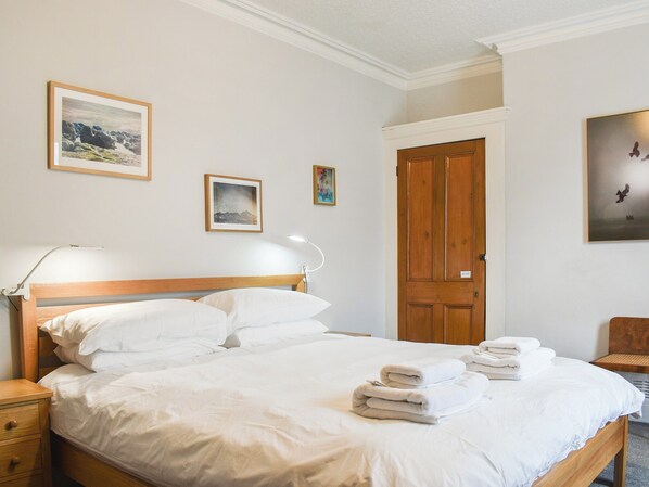 3 bedrooms, free WiFi, bed sheets