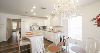 Ember Beach ~ charming cottage close to beaches