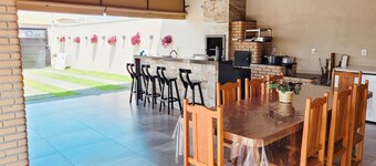 Casa Completa com Ărea Gourmet, Piscina com Aquecedor Solar e Sauna Seca