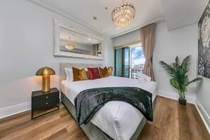 2 Schlafzimmer, Schreibtisch, Bügeleisen/Bügelbrett, WLAN