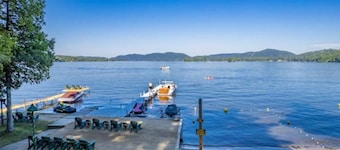 Gorgeous Escape Steps Away from Fourth Lake at Stiefvater's Lakeside Cottages