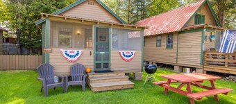 Historic Adirondack Cottage, Just Steps Away from the Beautiful 4th Lake Here at Stiefvater's Lakeside Cottages!
