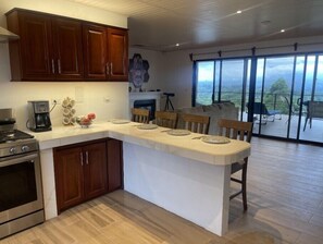Interior - Beautiful Home With Large Terrace, Amazing View!     (Province Puntarenas)