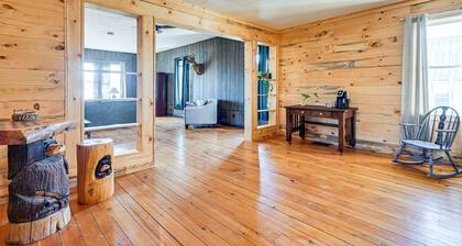 Lyndon Station Retreat ~ 9 Mi to Wisconsin Dells!