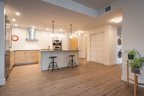 Suite 203 - 470 Main