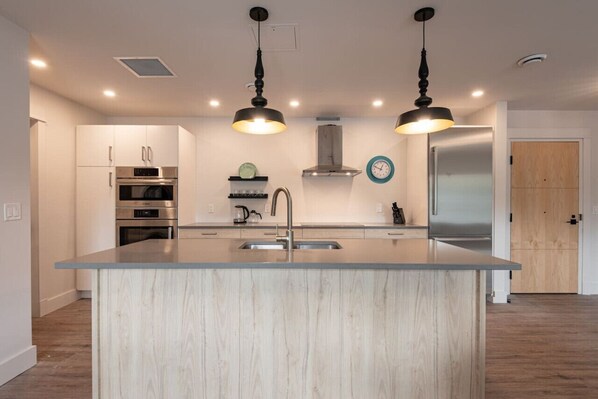 Fridge, microwave, oven, stovetop