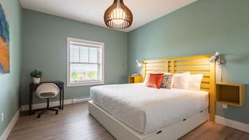 2 chambres, bureau, fer et planche à repasser, lit de bébé portatif