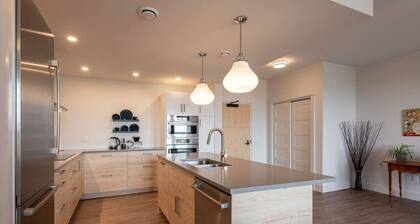 Suite 304 - 470 Main