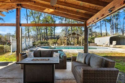 Spacious Oasis With Pool | Near Harbison | 5BR