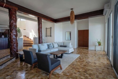 Villa Moriska | 5BR | Unique Beachfront Escape