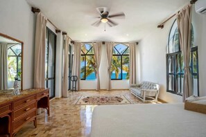 5 habitaciones, tabla de planchar con plancha, cuna de viaje y wifi 