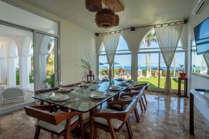 Dining - Villa Moriska | 5BR | Unique Beachfront Escape (Cancún)