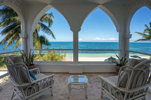 Villa Moriska | 5BR | Unique Beachfront Escape