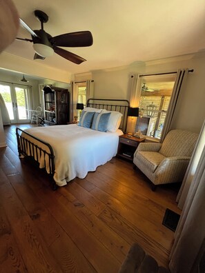 3 bedrooms, iron/ironing board, travel cot, free WiFi