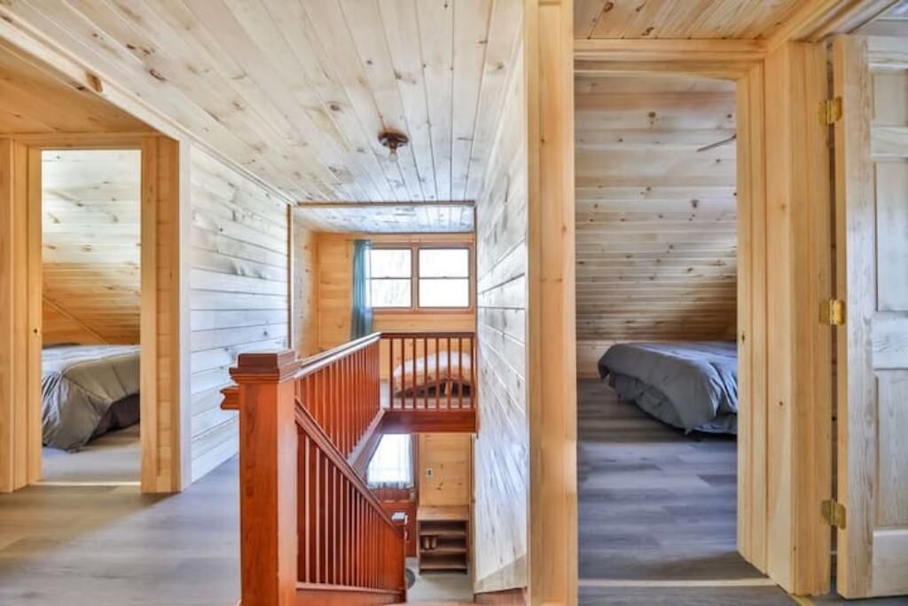 9 bedrooms, travel crib, free WiFi, bed sheets