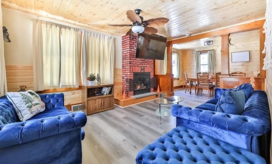 Chalet With Indoor Poolhouse Base Of Hunter Mountain - Phoenicia, NY