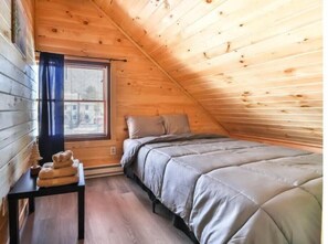 8 bedrooms, travel cot, free WiFi, bed sheets - Log cabin with INDOOR POOL foot of hunter mountain (Lanesville)