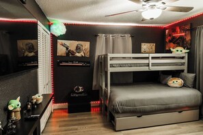 4 bedrooms, iron/ironing board, free WiFi, bed sheets