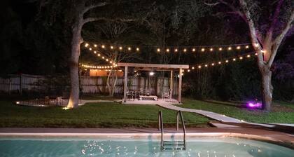 Mayfair Forrest Retreat !
Come and Enjoy our Clean and Spacious home sleeps 18!