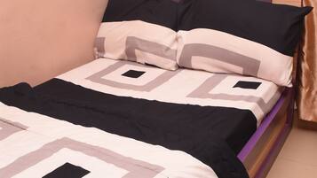 Single Room | Individually decorated, desk, laptop workspace