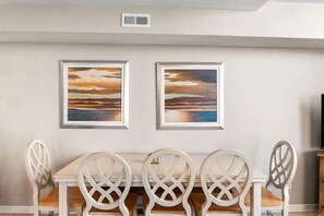 Dining - Spacious House Steps to the Beach (Ocean City)